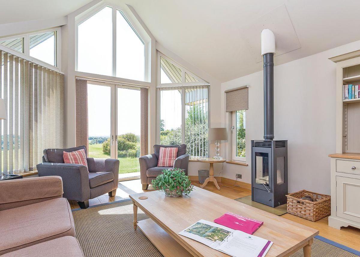 Swandown Lodges Chard Extérieur photo
