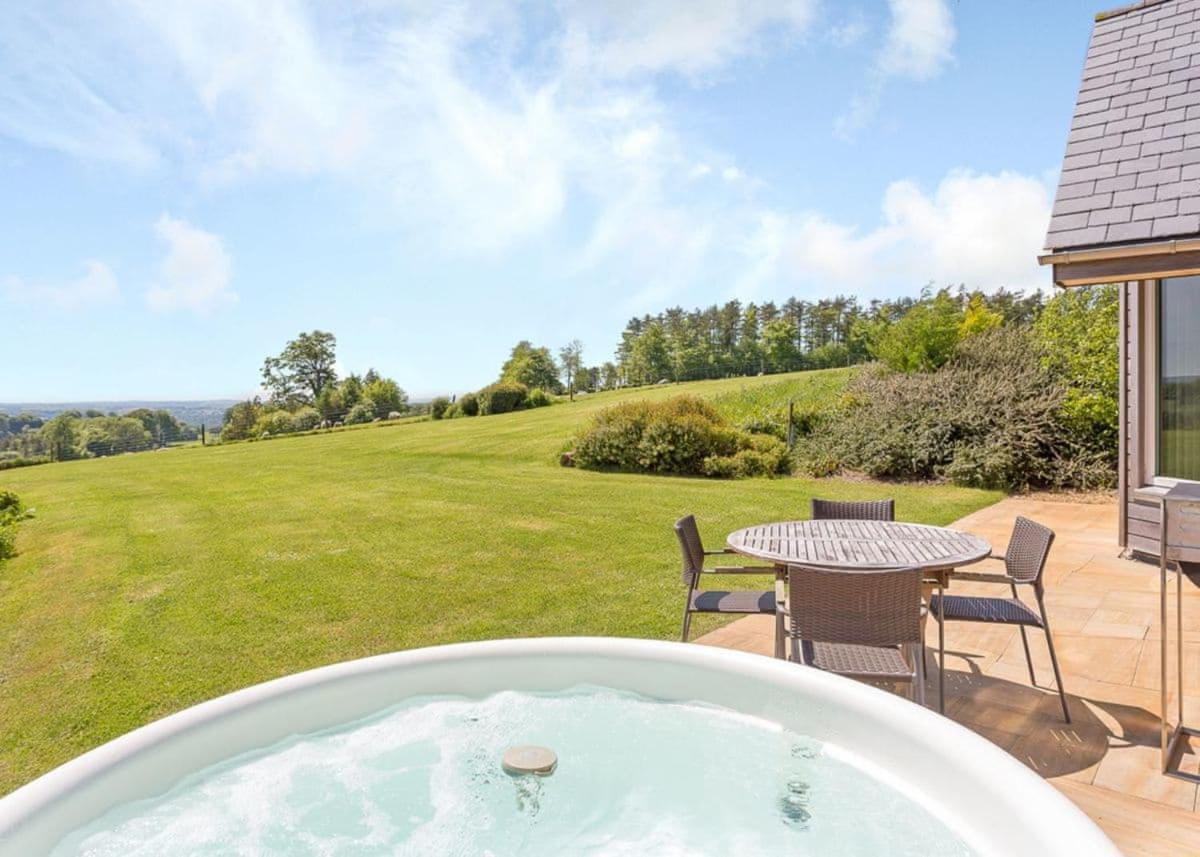 Swandown Lodges Chard Extérieur photo
