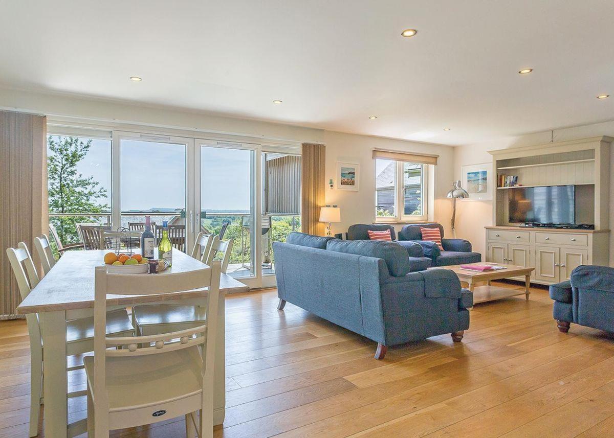 Swandown Lodges Chard Extérieur photo