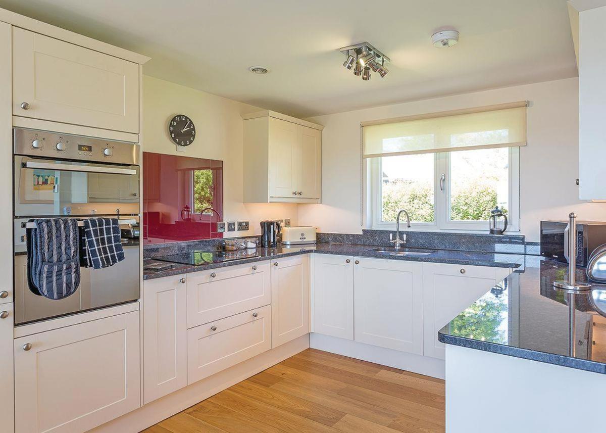 Swandown Lodges Chard Extérieur photo