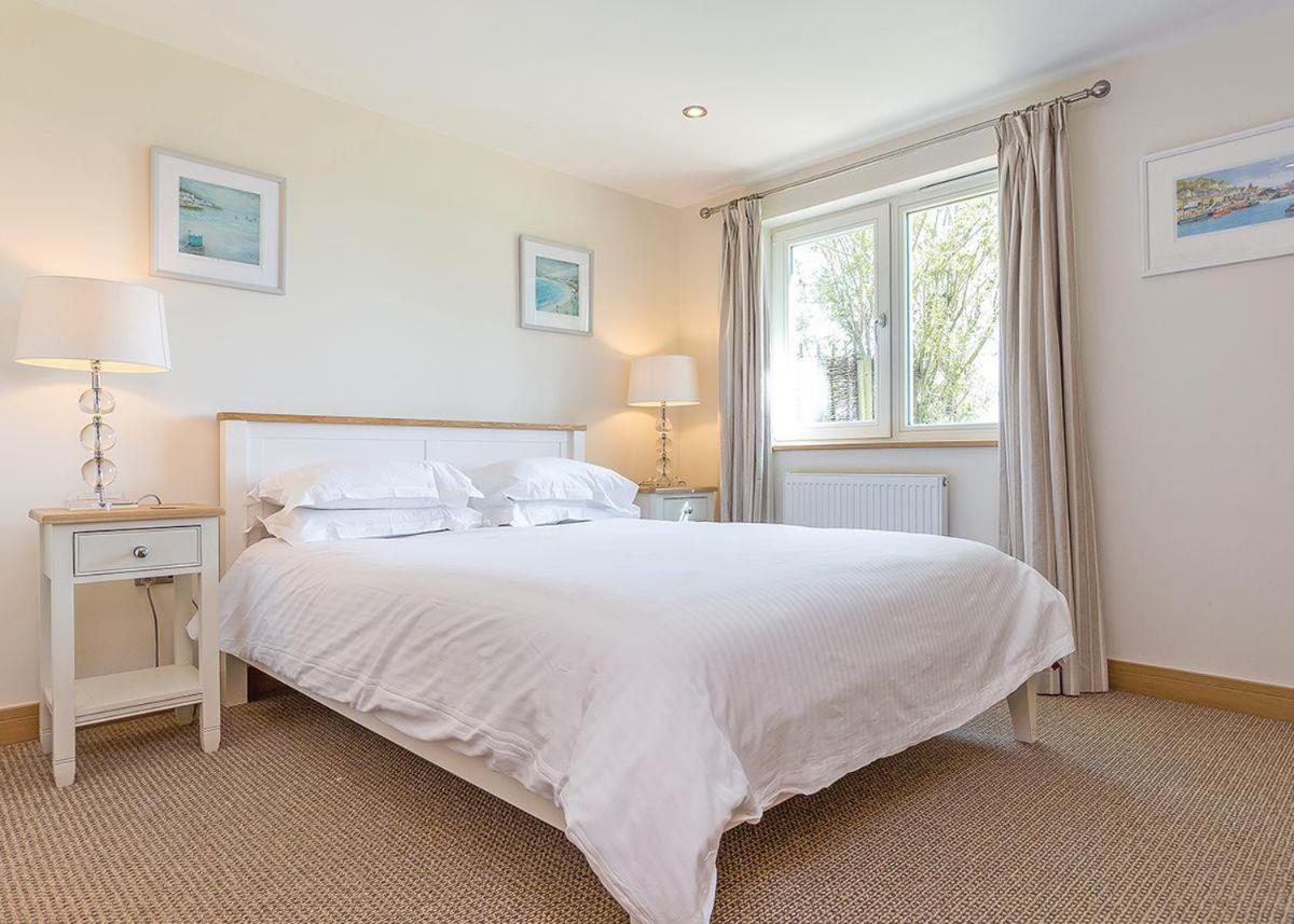 Swandown Lodges Chard Extérieur photo