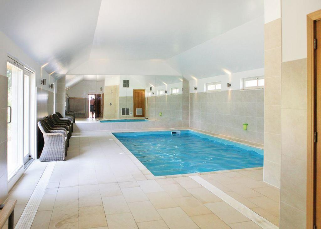Swandown Lodges Chard Extérieur photo