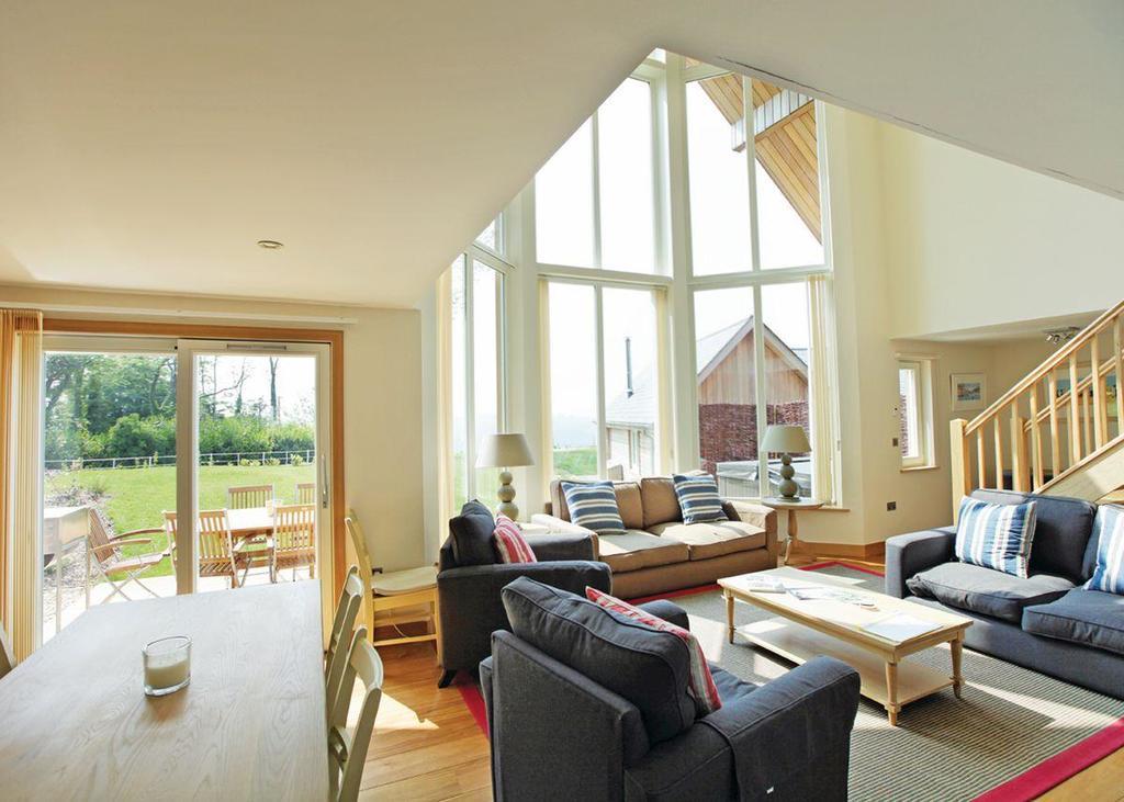 Swandown Lodges Chard Extérieur photo