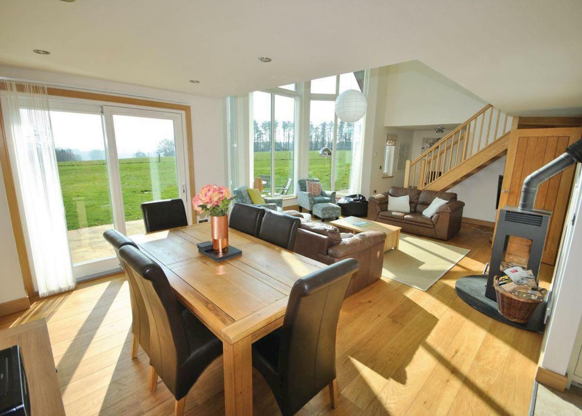 Swandown Lodges Chard Extérieur photo